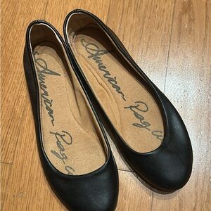 Women’s Black Flats